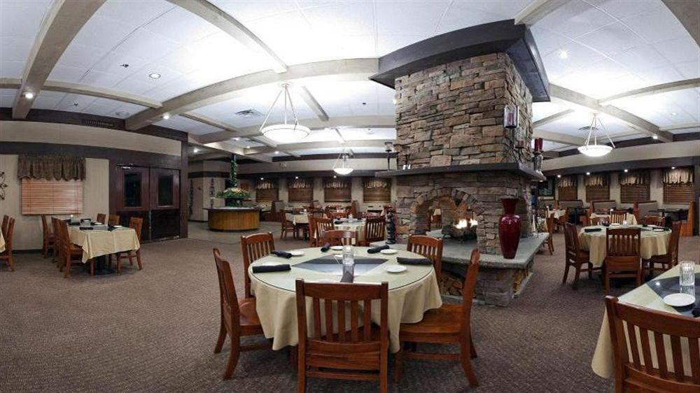 Holiday Inn Rockford By Ihg Bagian luar foto