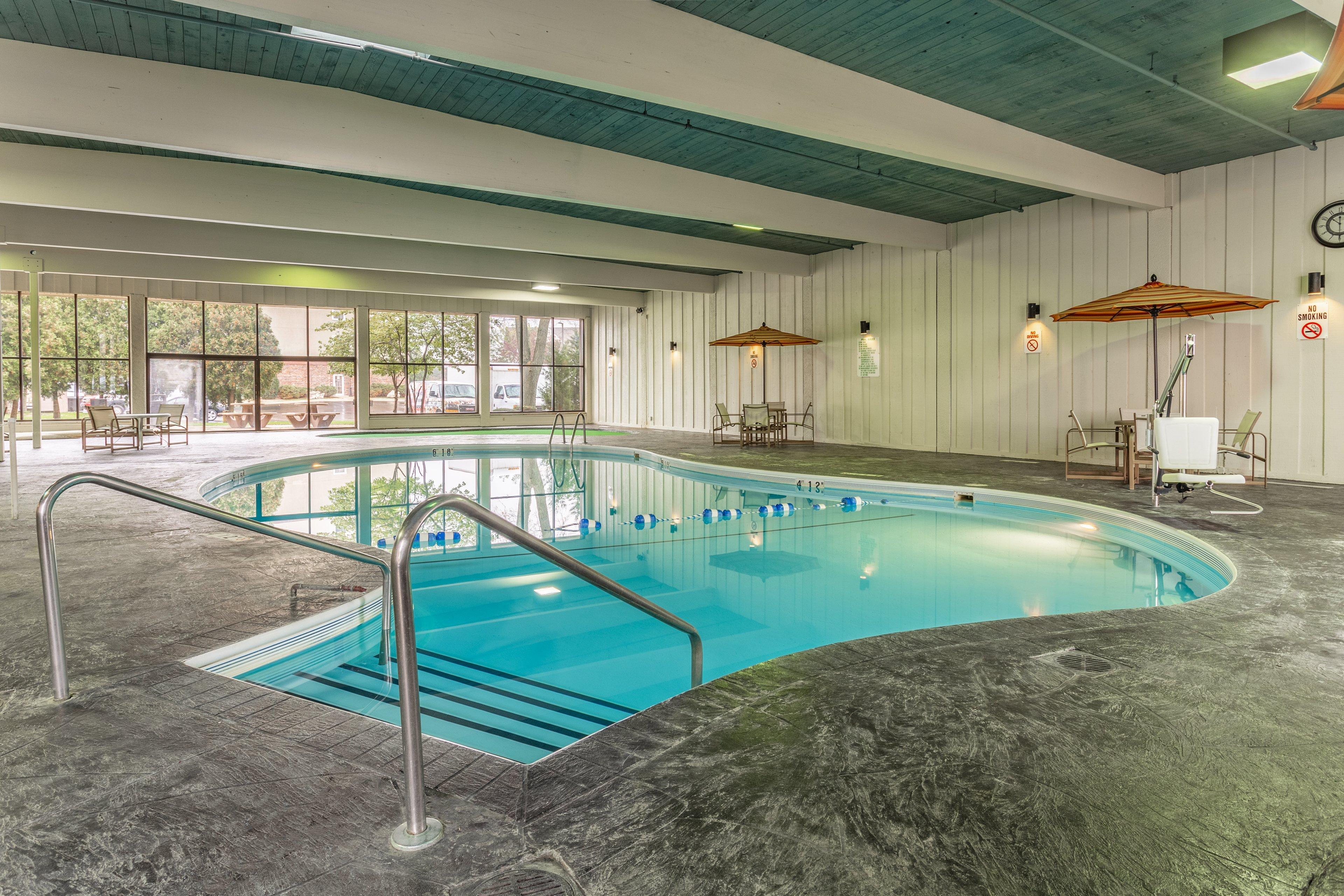 Holiday Inn Rockford By Ihg Bagian luar foto