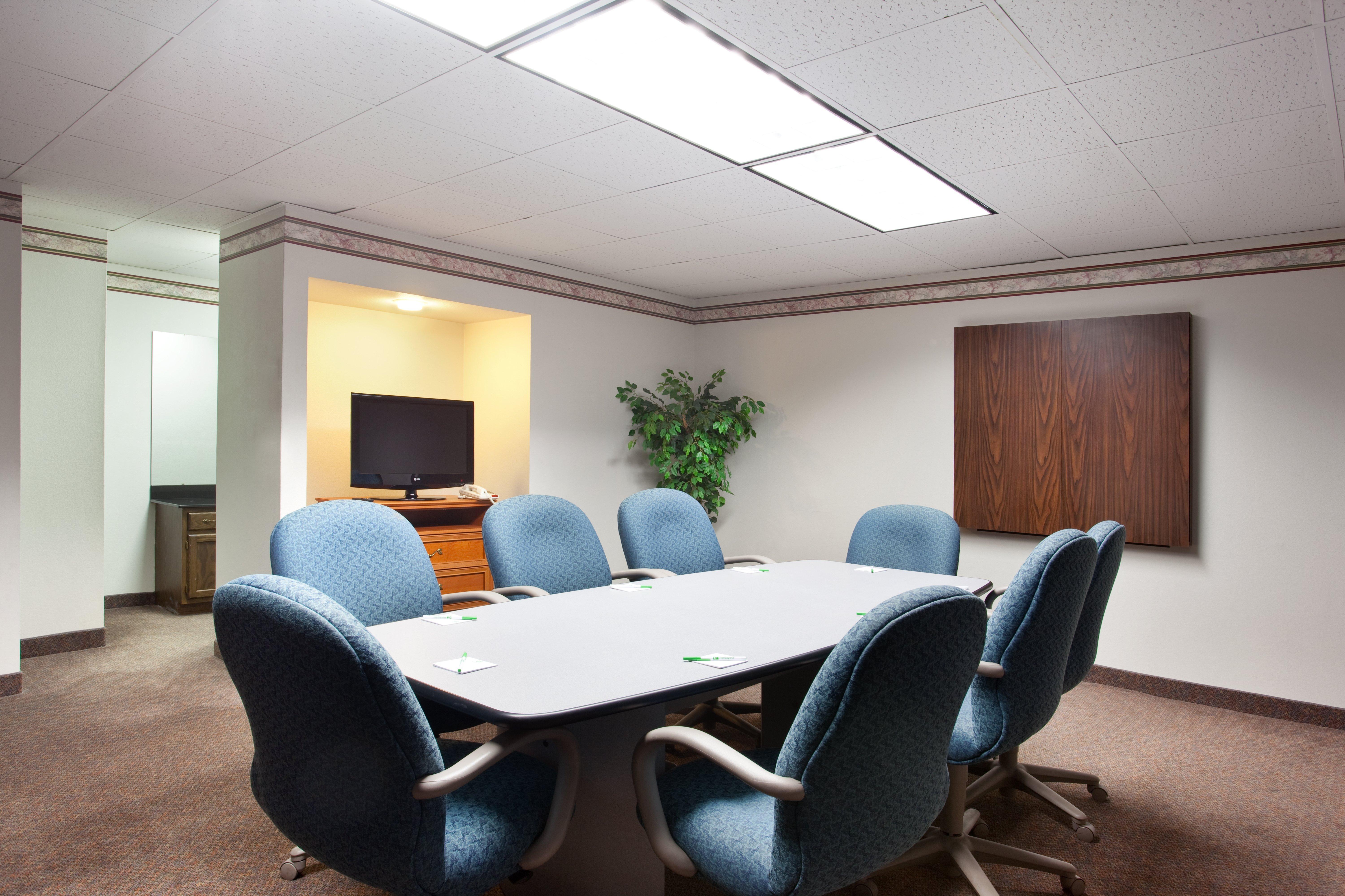 Holiday Inn Rockford By Ihg Bagian luar foto