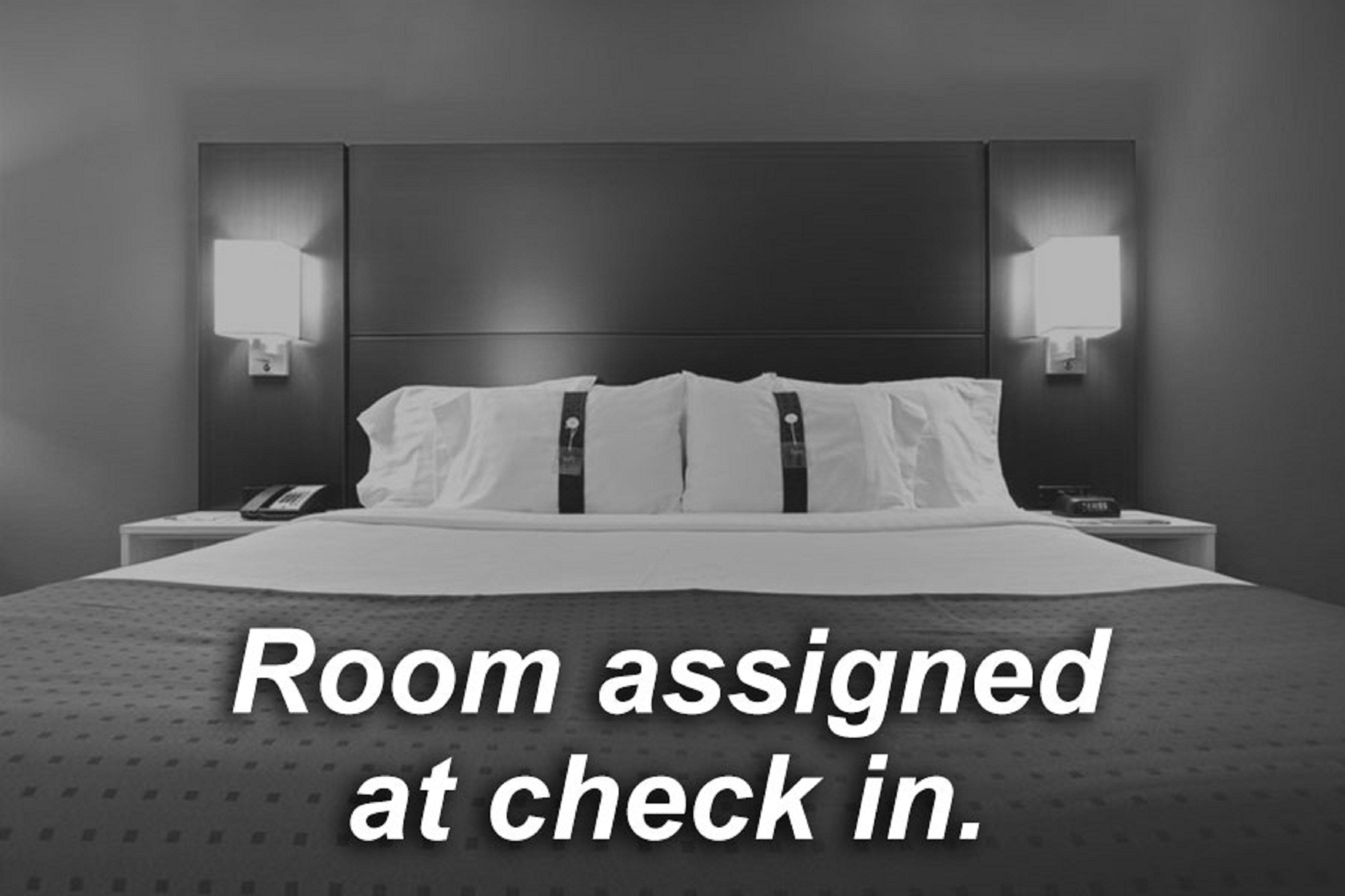 Holiday Inn Rockford By Ihg Bagian luar foto
