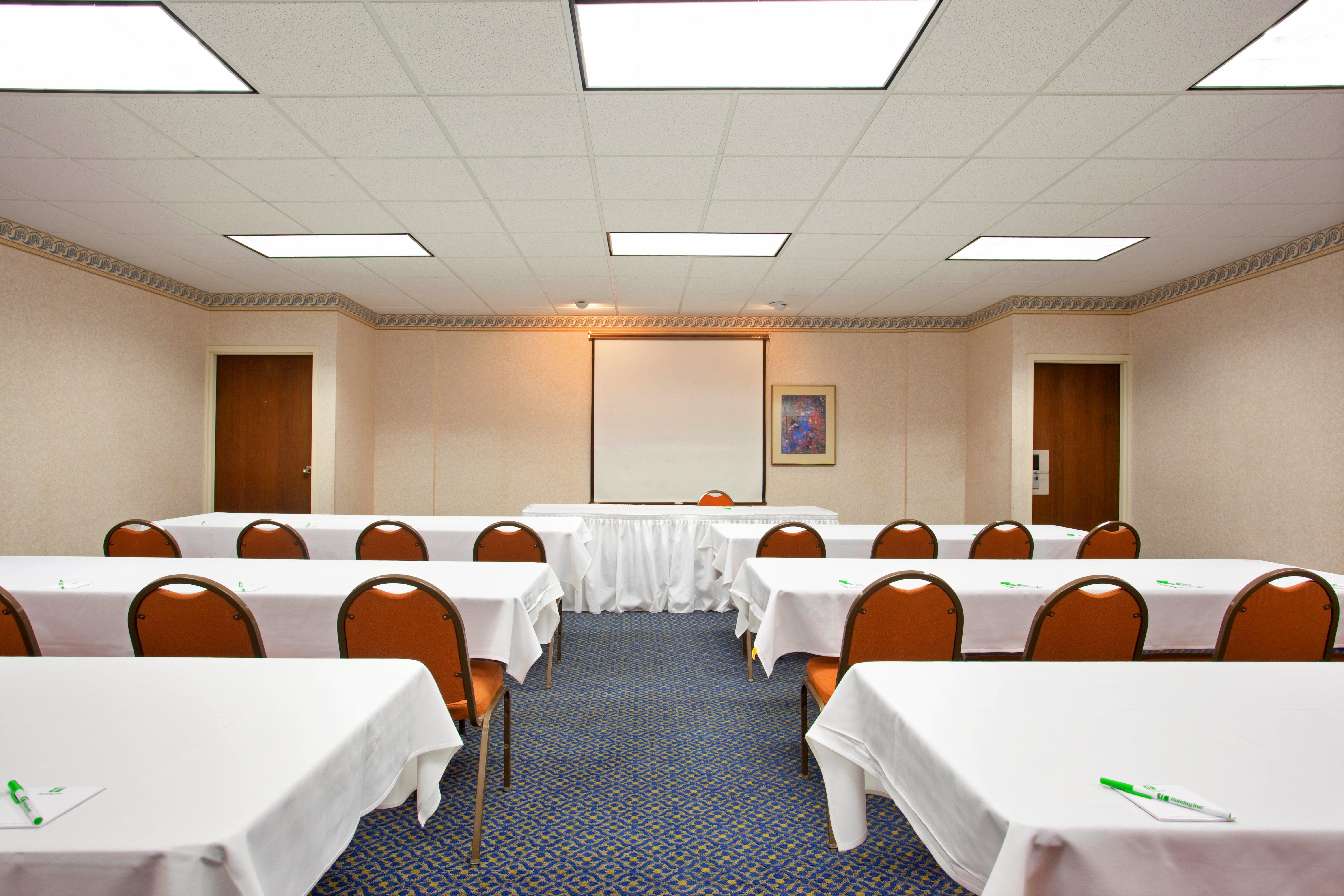 Holiday Inn Rockford By Ihg Bagian luar foto