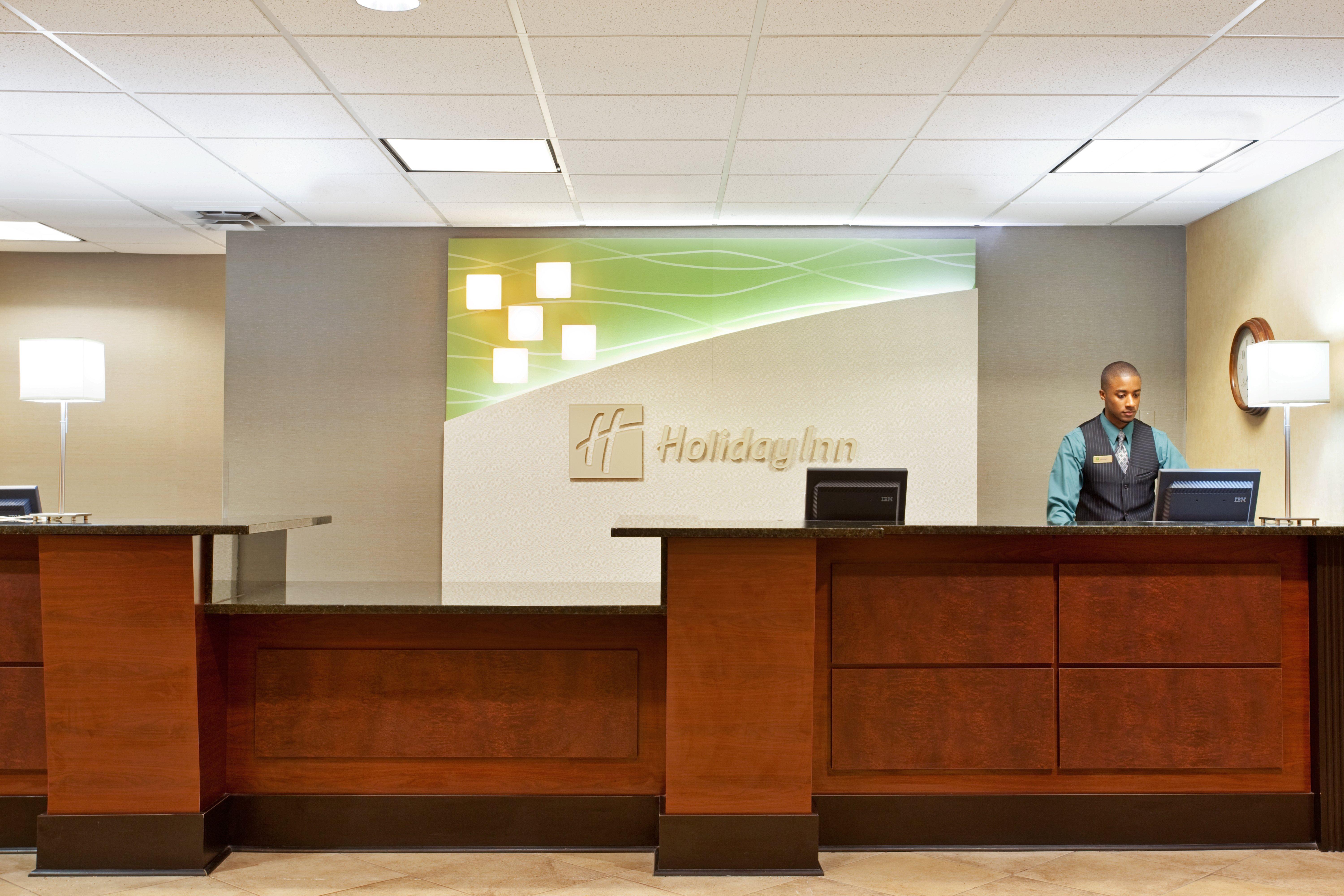 Holiday Inn Rockford By Ihg Bagian luar foto