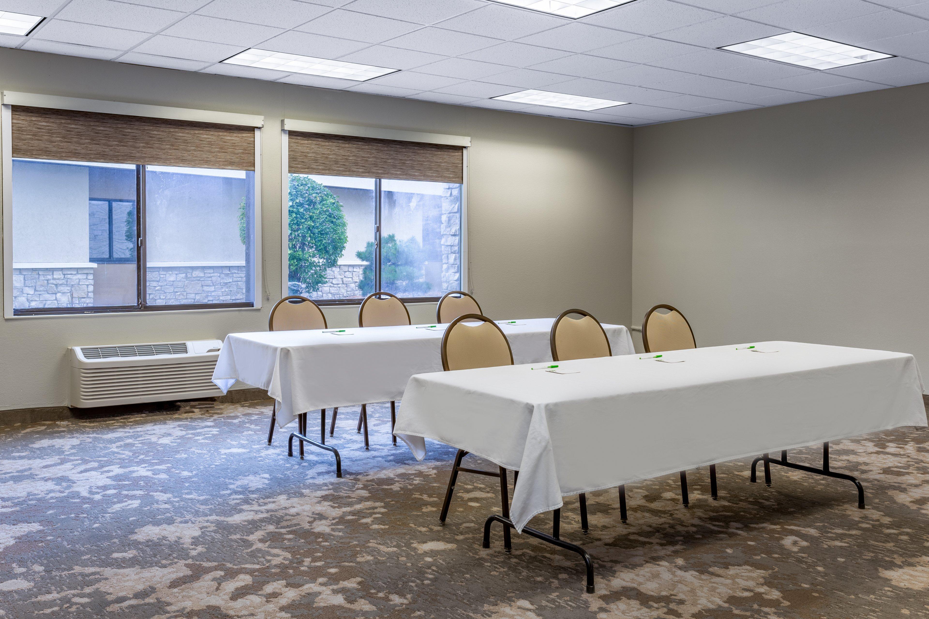 Holiday Inn Rockford By Ihg Bagian luar foto
