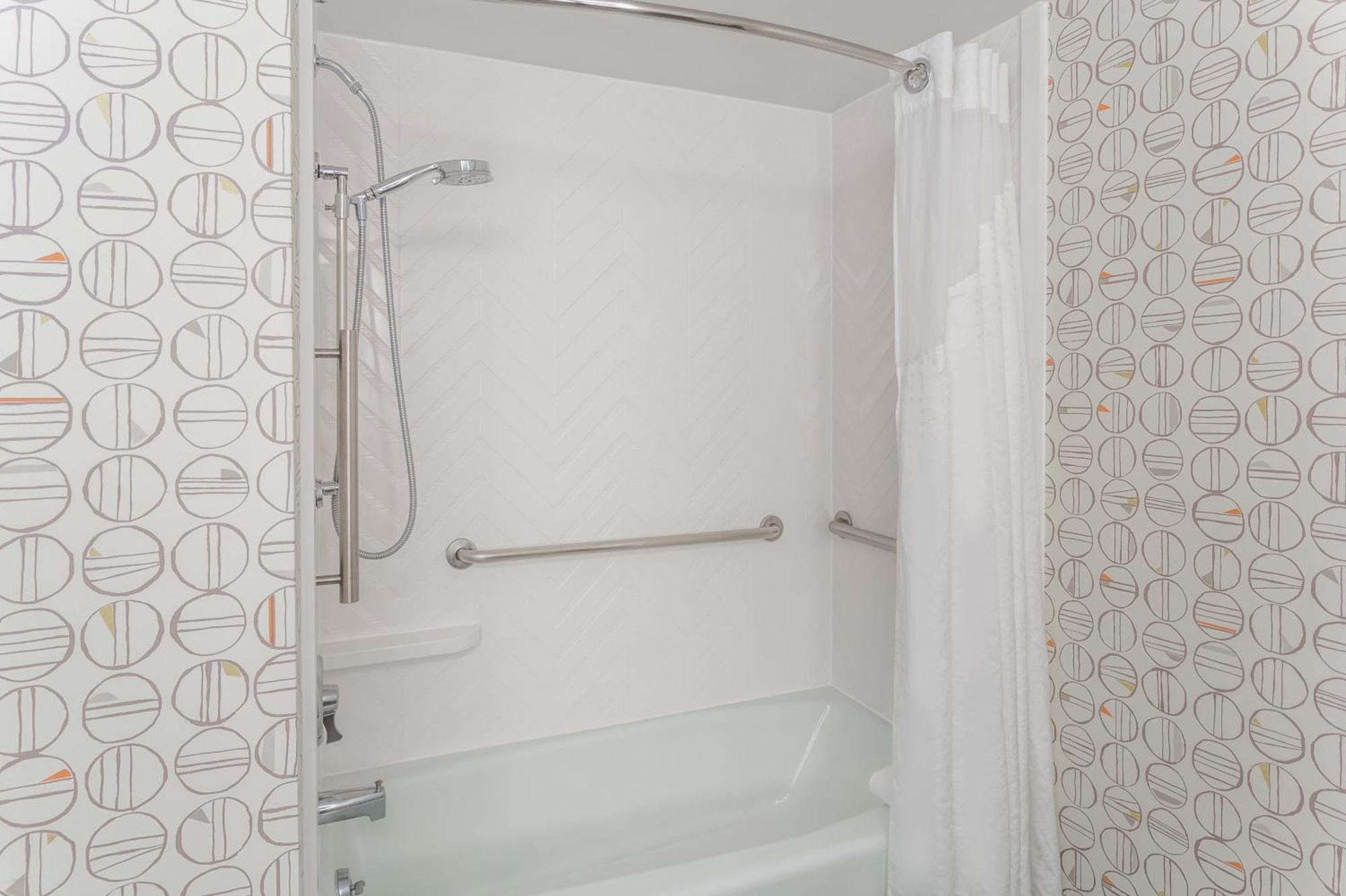 Holiday Inn Rockford By Ihg Bagian luar foto