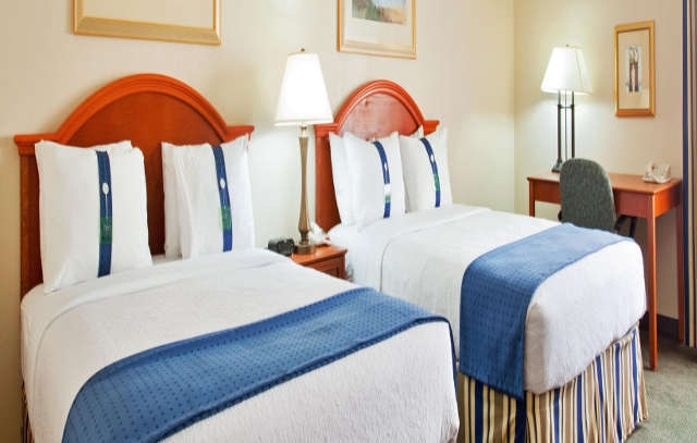 Holiday Inn Rockford By Ihg Bagian luar foto