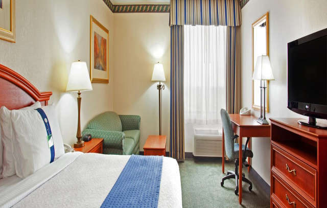 Holiday Inn Rockford By Ihg Bagian luar foto