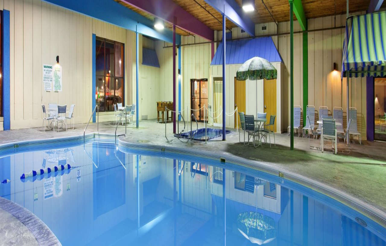 Holiday Inn Rockford By Ihg Bagian luar foto
